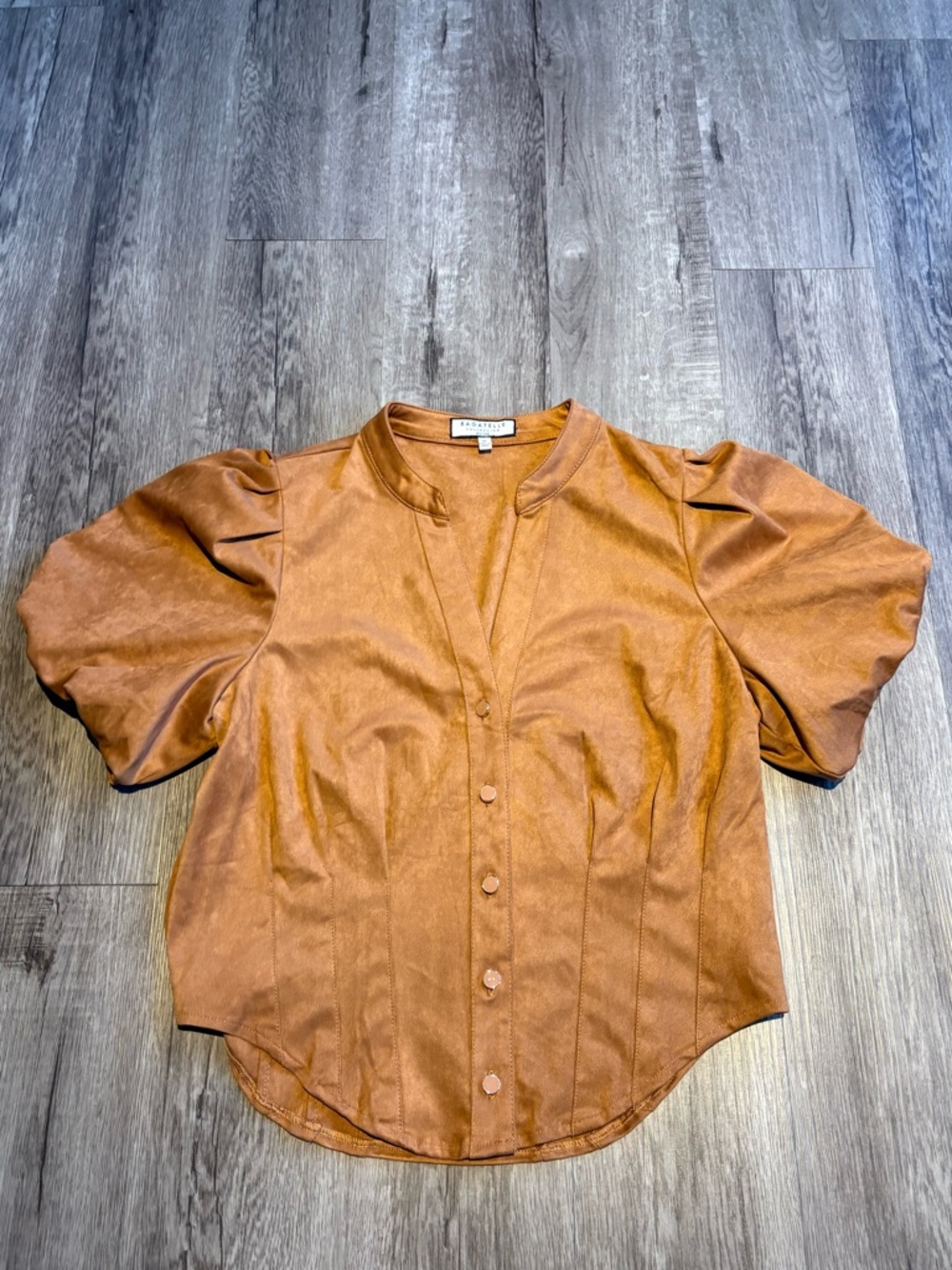 Women’s Bagatelle Velvety Button Up Blouse M